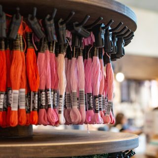 HILO BORDAR MOULINE ROJOS- ROSADOS 100-1205