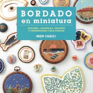 LIBRO BORDADO EN MINIATURA